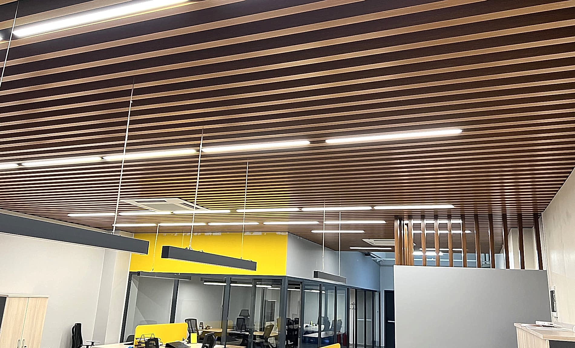 Ahşap Desenli Baffle Tavan