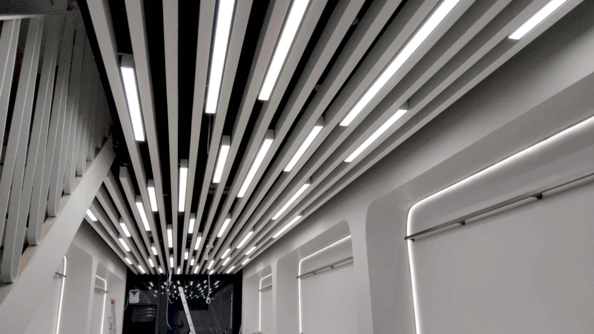 Baffle Tavan Nedir? Avantajları ve Kullanım Alanları